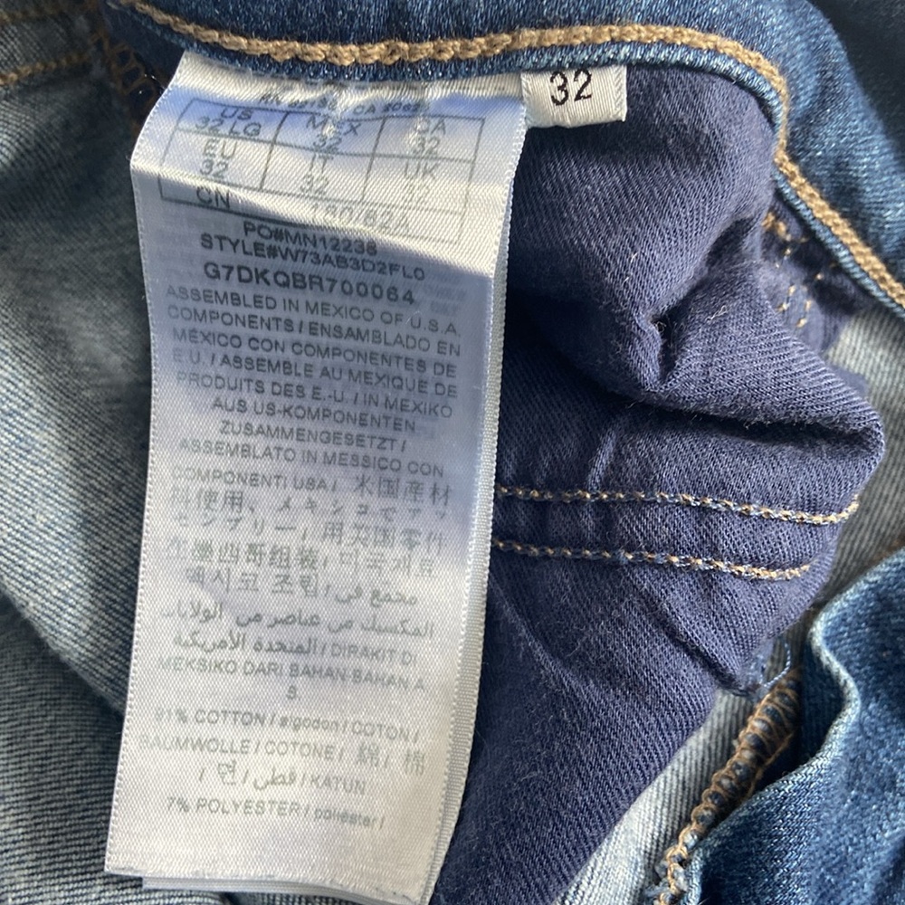 Guess Mid Rise Skinny Jeans - Picture 7 of 7
